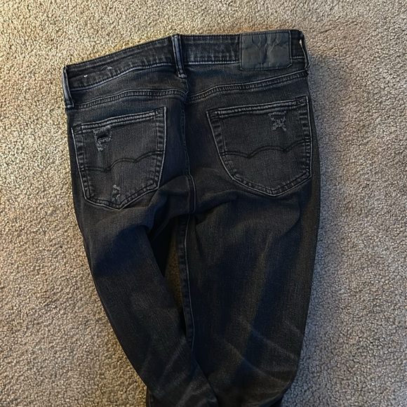 American eagle ripped jeans - Picture 3 of 3